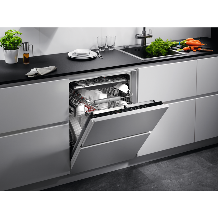 AEG - Dishwasher 60 cm - FSK73768P